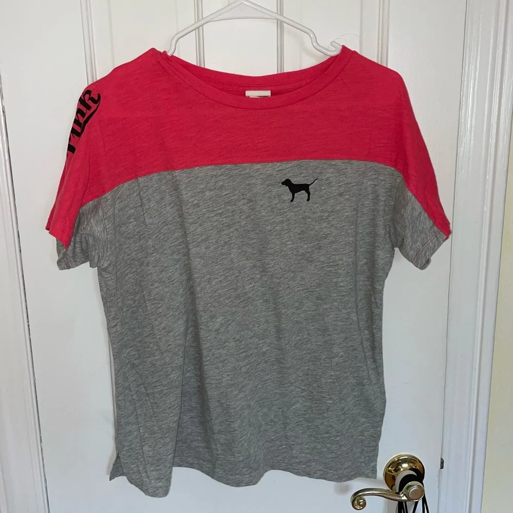 VS PINK T-Shirt - Picture 1 of 6